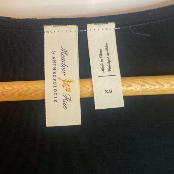 Anthropologie Meadow Rue Tan and Black Josalyn Diamond Print Tie Front Top - Picture 3 of 8